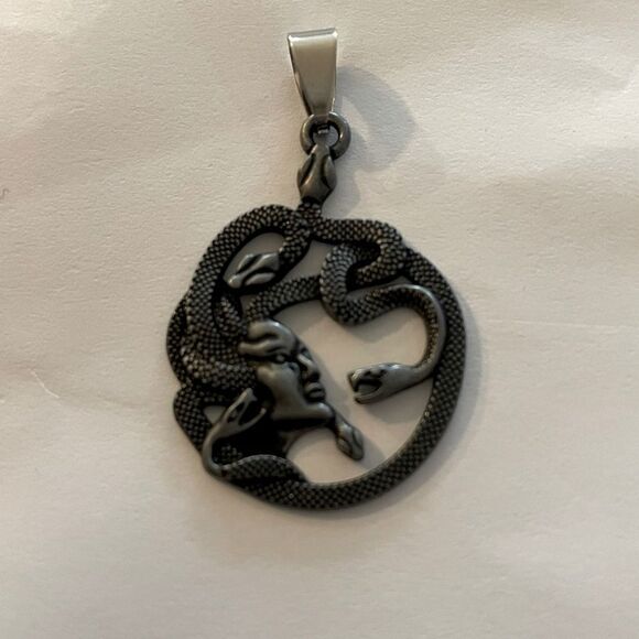 MEDUSA PENDANT  - Picture 2 of 3